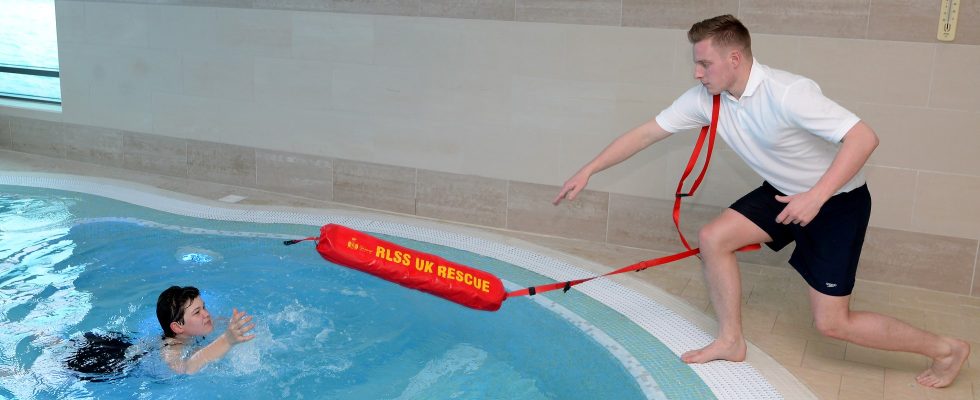 RLSS Swimming Pool Emergency Rescue Award Course in Devon